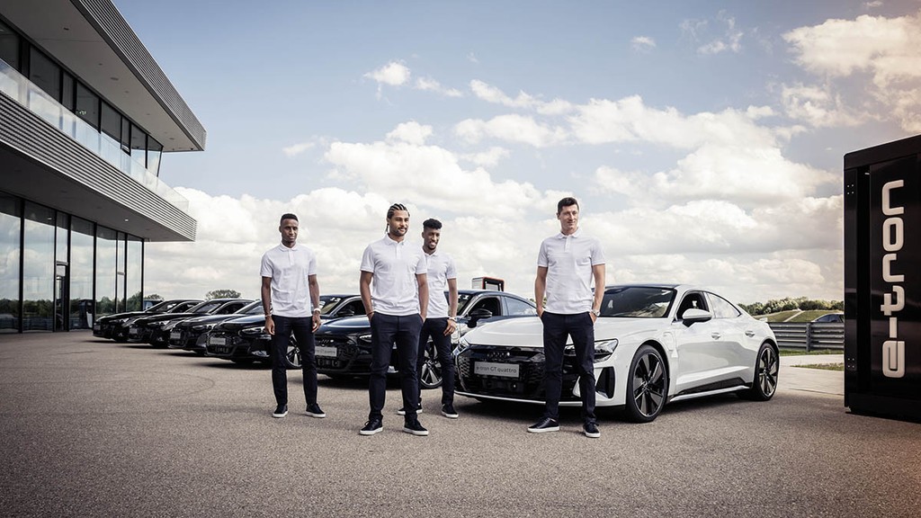 Dàn cầu thủ FC Bayern Munich lại được tài trợ loạt xe điện hiệu năng cao Audi e-tron GT  ảnh 3