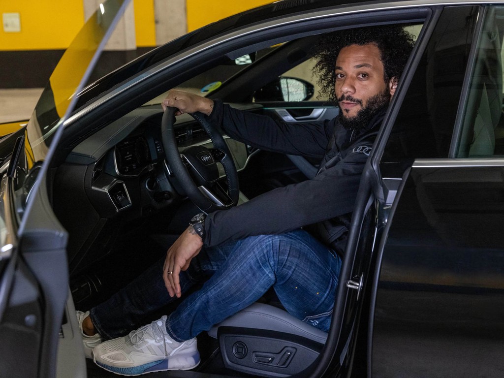 Dàn cầu thủ FC Real Madrid lại được tặng loạt xe Audi “hàng hot” trước mùa giải mới ảnh 10