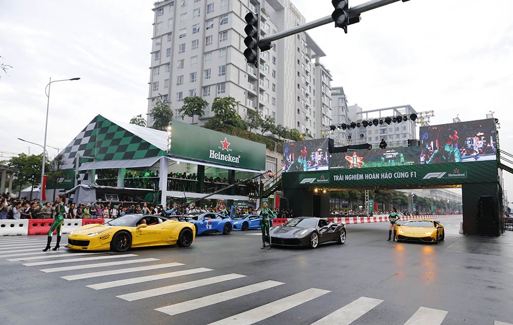 Lịch sử lần đầu tiên xe đua F1 lăn bánh tại Việt Nam ảnh 9
