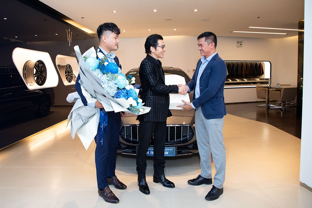 Diễn viên Trần Bảo Sơn tậu Maserati Quattroporte giá gần 9 tỷ đồng ảnh 1