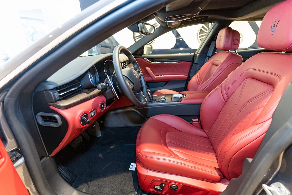Diễn viên Trần Bảo Sơn tậu Maserati Quattroporte giá gần 9 tỷ đồng ảnh 9