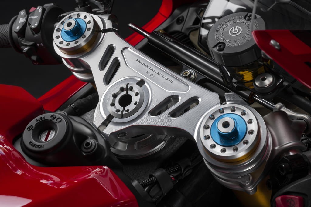 Ra mắt siêu phẩm Ducati Panigale V4 R 2023 nâng cấp với động cơ mạnh nhất từ trước tới nay ảnh 10