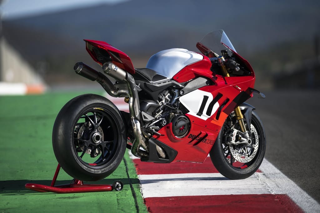 Ra mắt siêu phẩm Ducati Panigale V4 R 2023 nâng cấp với động cơ mạnh nhất từ trước tới nay ảnh 14