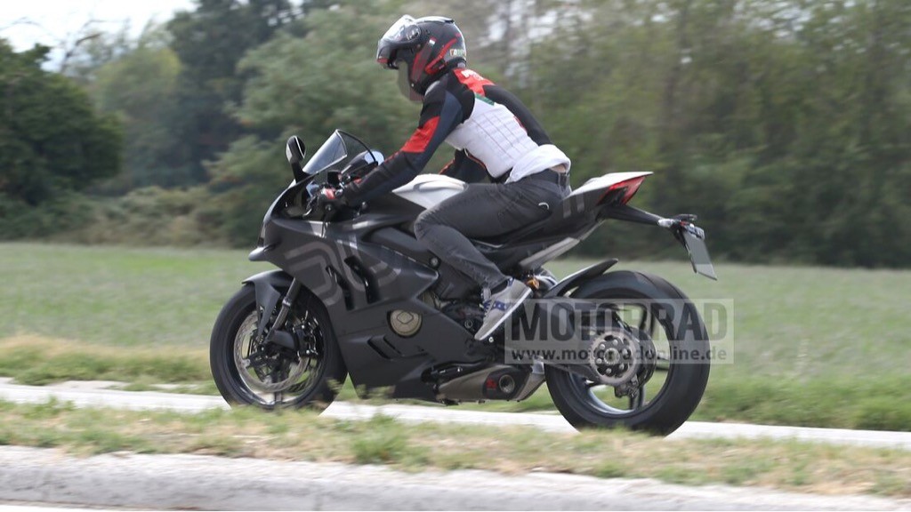 Xe đua WSBK dân dụng Ducati Panigale V4 R sắp trở lại sau 3 năm, sẽ có mâm carbon và phuộc điện? ảnh 4