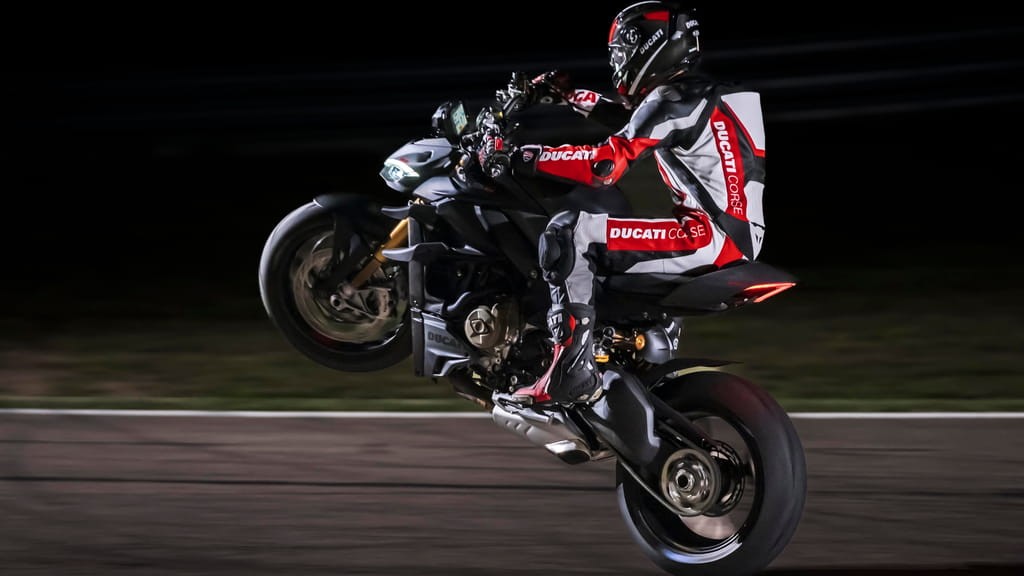 Diện kiến Ducati Streetfighter V4 2023, sử dụng chung nhiều nền tảng với mẫu superbike Panigale V4 2023 ảnh 14