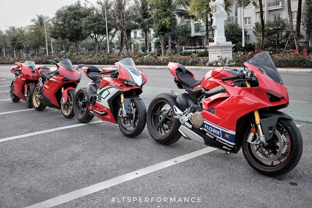 Dàn siêu môtô Ducati Panigale offline hoành tráng tại Hà Nội