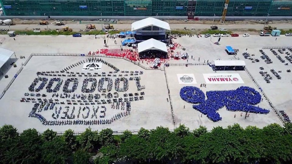 Hàng ngàn xe Yamaha Exciter xếp hình lập kỷ lục thế giới ảnh 2