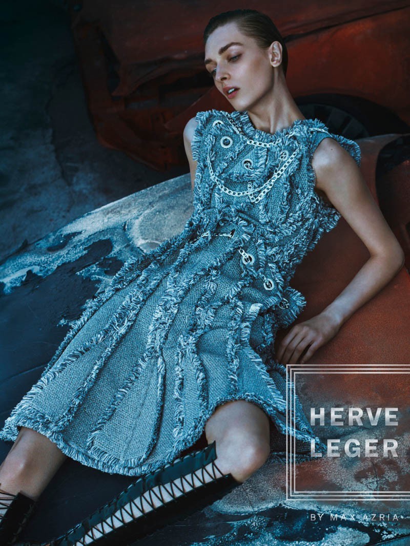 Herve Leger biến bãi rác xe hơi thành sàn diễn thời trang ấn tượng ảnh 11