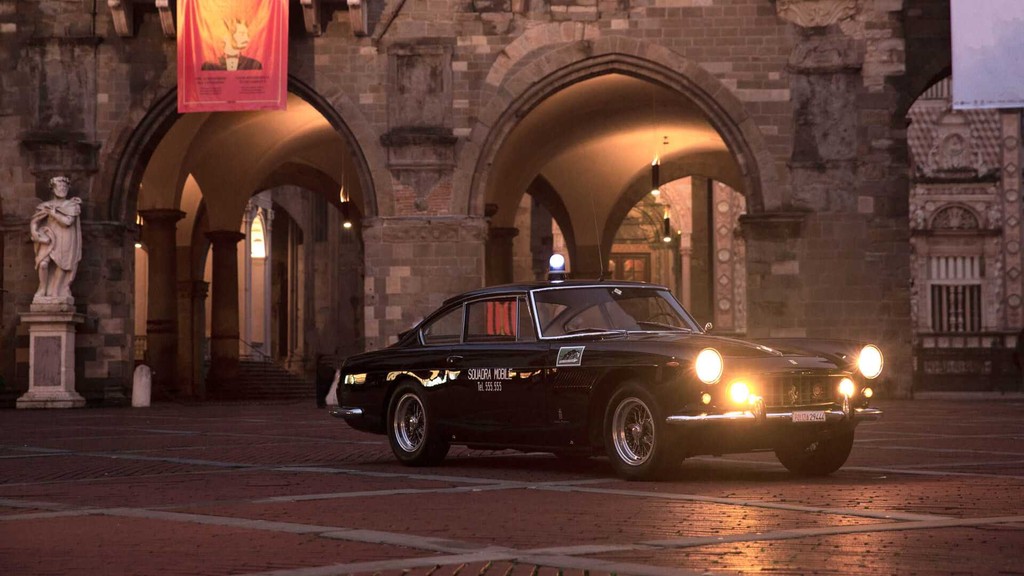 “Chất chơi” như cảnh sát Ý: gần 60 năm trước đã chạy siêu xe Ferrari săn đuổi tội phạm! ảnh 19