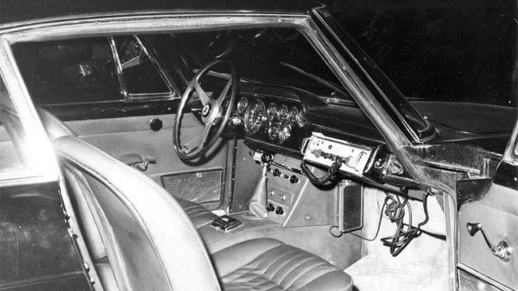 “Chất chơi” như cảnh sát Ý: gần 60 năm trước đã chạy siêu xe Ferrari săn đuổi tội phạm! ảnh 7