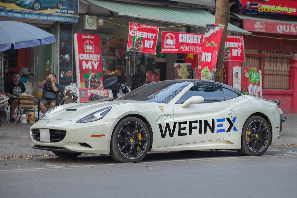 Siêu xe mui trần “giá rẻ” Ferrari California tinh khôi trên đường phố Hà Nội, là chiếc độc nhất Việt Nam ảnh 4