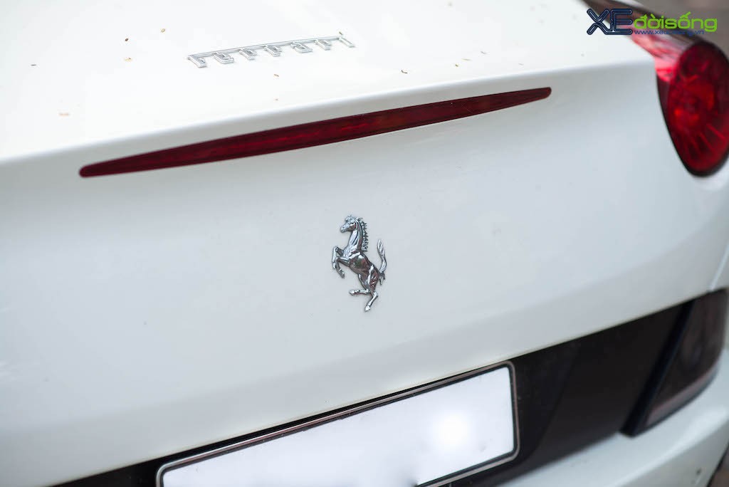 Siêu xe mui trần “giá rẻ” Ferrari California tinh khôi trên đường phố Hà Nội, là chiếc độc nhất Việt Nam ảnh 6