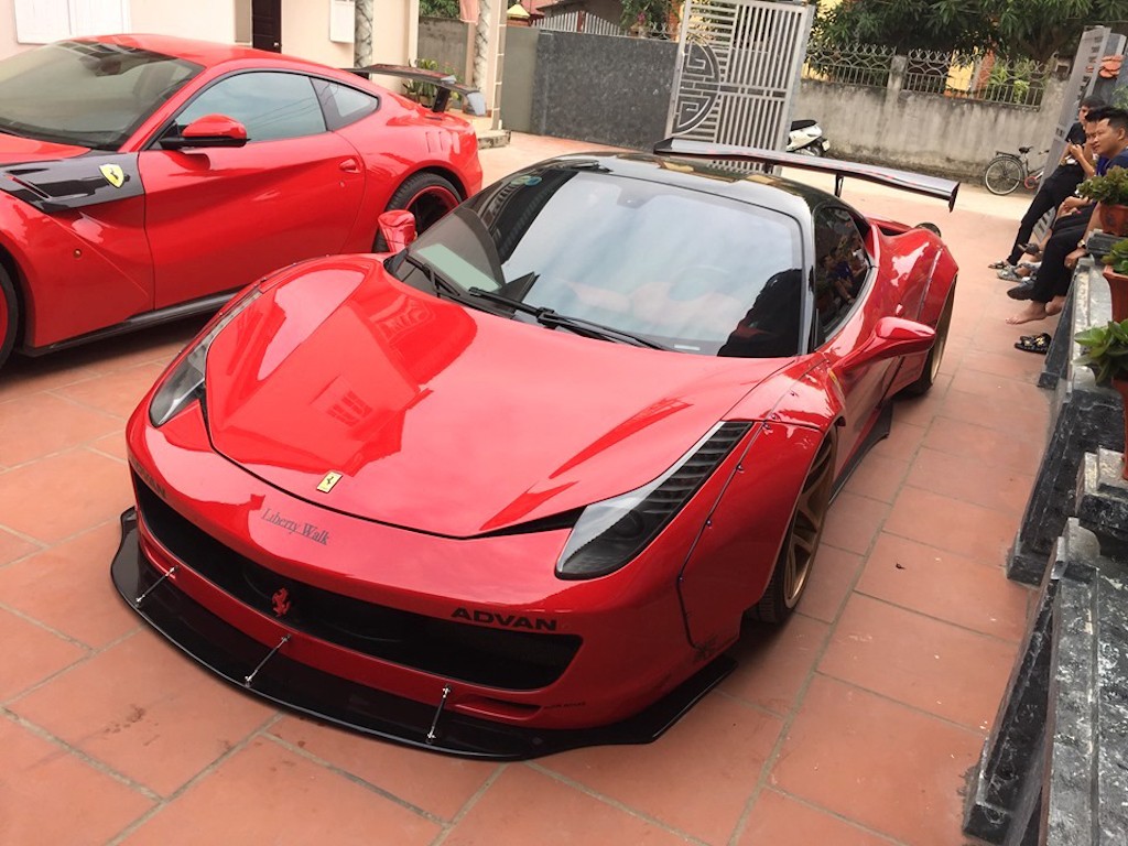 Cặp đôi Ferrari độ “khủng” nhất Việt Nam tái xuất trên “đường làng”, nổi bật bởi ngoại thất nâng cấp tiền tỷ ảnh 2