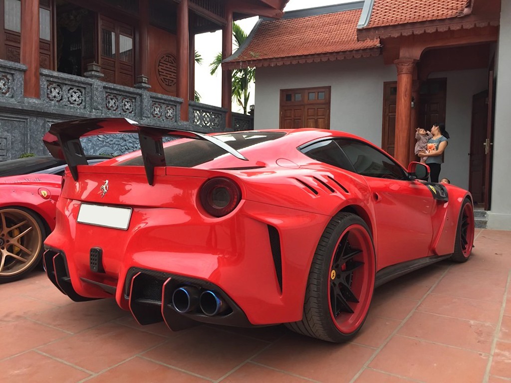 Cặp đôi Ferrari độ “khủng” nhất Việt Nam tái xuất trên “đường làng”, nổi bật bởi ngoại thất nâng cấp tiền tỷ ảnh 6