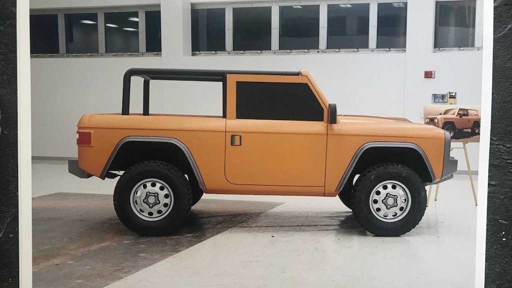 Cách đây gần 20 năm Ford đã từng định hồi sinh Bronco bằng bán tải Ranger, và đây là chiếc xe đó! ảnh 3