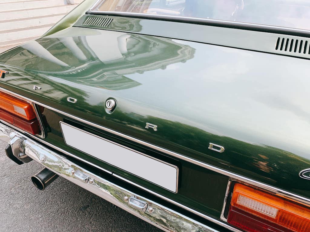 Ngắm nhìn xe cổ Ford Capri “hàng hiếm” khoe dáng đẹp lung linh giữa lòng Sài Gòn ảnh 3