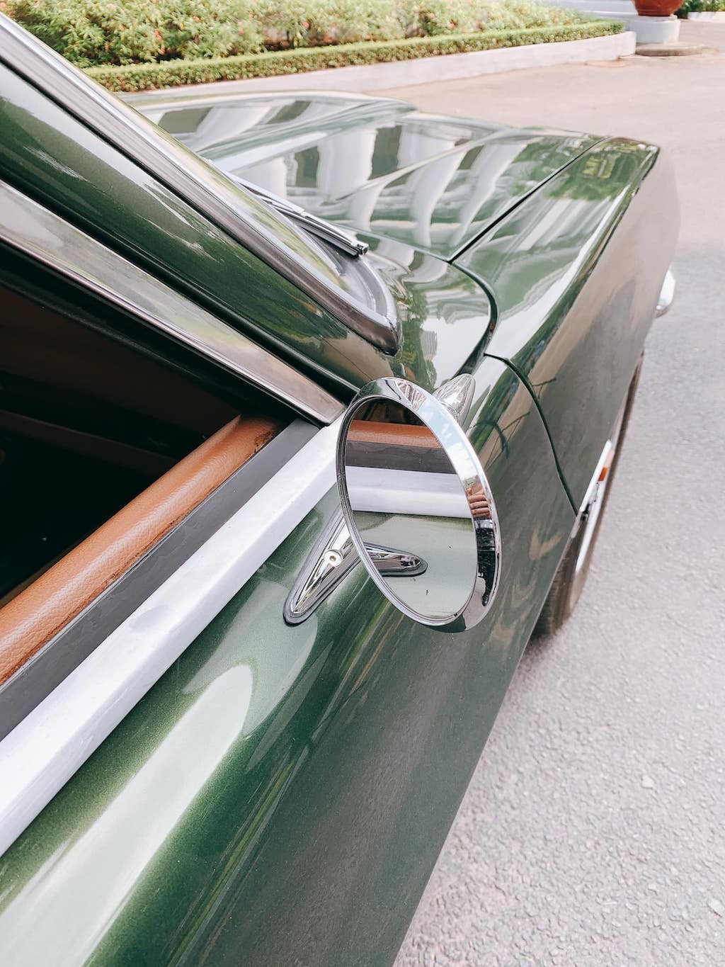 Ngắm nhìn xe cổ Ford Capri “hàng hiếm” khoe dáng đẹp lung linh giữa lòng Sài Gòn ảnh 4