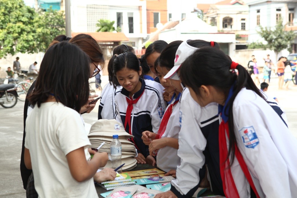 Ford Việt Nam xây dựng sân chơi tái chế “xanh” cho trẻ em ảnh 8