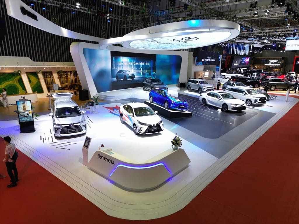 Ngoài bZ4X là tâm điểm, Toyota cũng thể hiện sự chuyển mình tại Triển lãm Ô tô Việt Nam 2022 ảnh 2