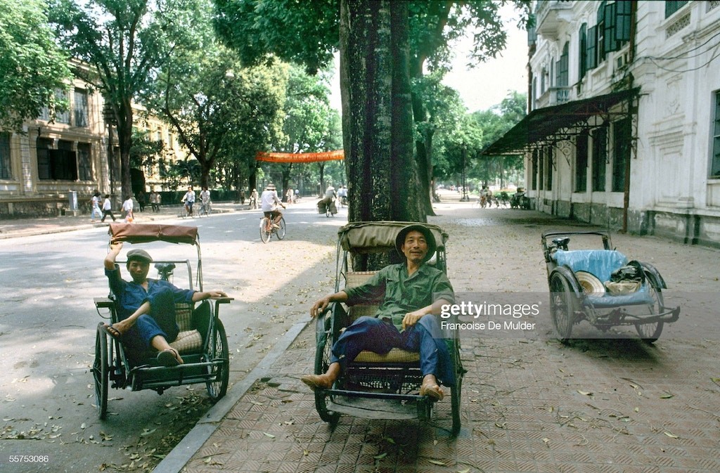 Chùm ảnh: Không giãn cách xã hội, đường phố Hà Nội khoảng 35 năm trước vẫn vắng bóng người và xe cơ giới ảnh 8