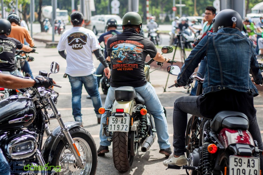 Học cách lái Harley-Davidson vượt chướng ngại vật ở Sài Gòn ảnh 4