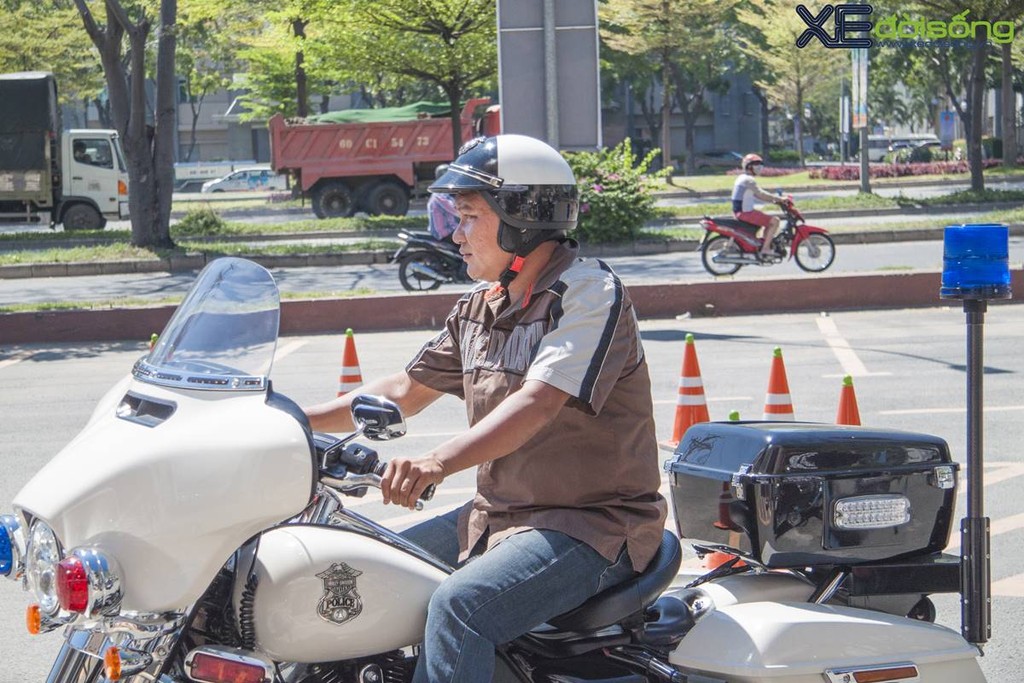 Harley-Davidson hướng dẫn lái xe an toàn dịp Sportster Day ở Sài Gòn ảnh 17