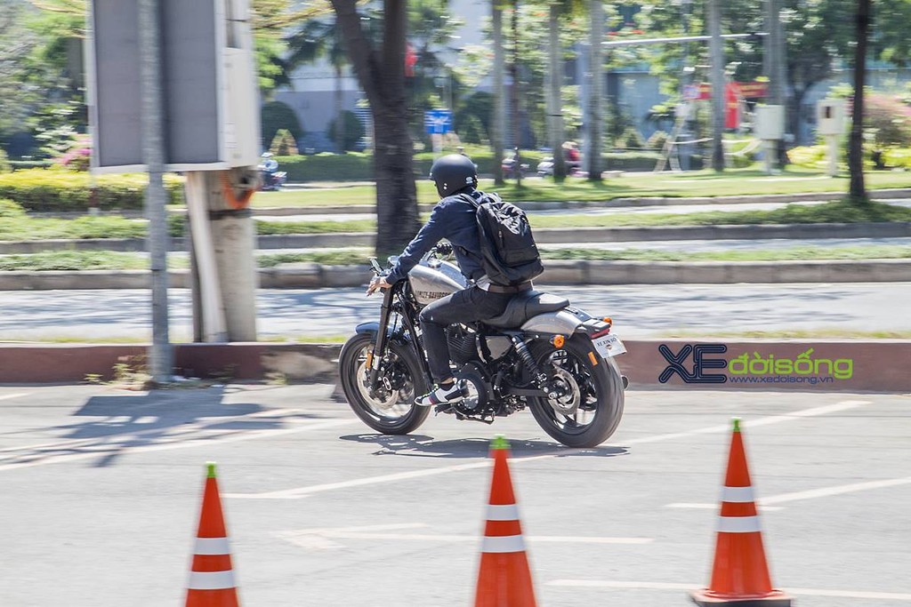 Harley-Davidson hướng dẫn lái xe an toàn dịp Sportster Day ở Sài Gòn ảnh 10