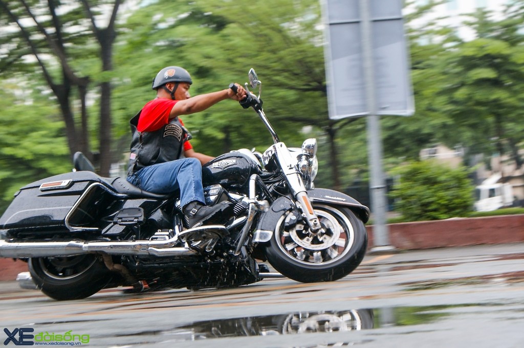 Harley-Davidson of Saigon tổ chức tập kỹ năng lái mô tô trong mưa ảnh 7