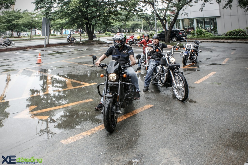 Harley-Davidson of Saigon tổ chức tập kỹ năng lái mô tô trong mưa ảnh 12