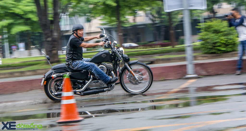 Harley-Davidson of Saigon tổ chức tập kỹ năng lái mô tô trong mưa ảnh 14