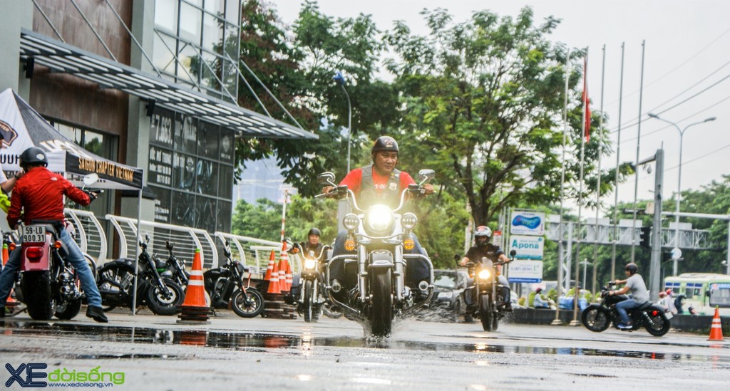 Harley-Davidson of Saigon tổ chức tập kỹ năng lái mô tô trong mưa ảnh 19