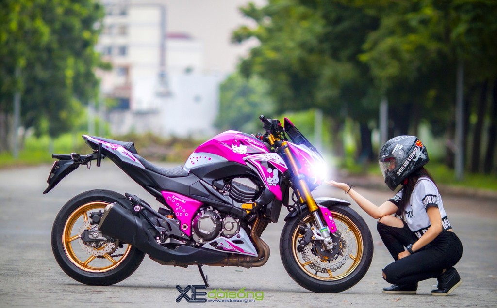 Nữ biker 9X Thanh Tú mê mô tô cùng Kawasaki Z800 Hello Kitty  ảnh 13