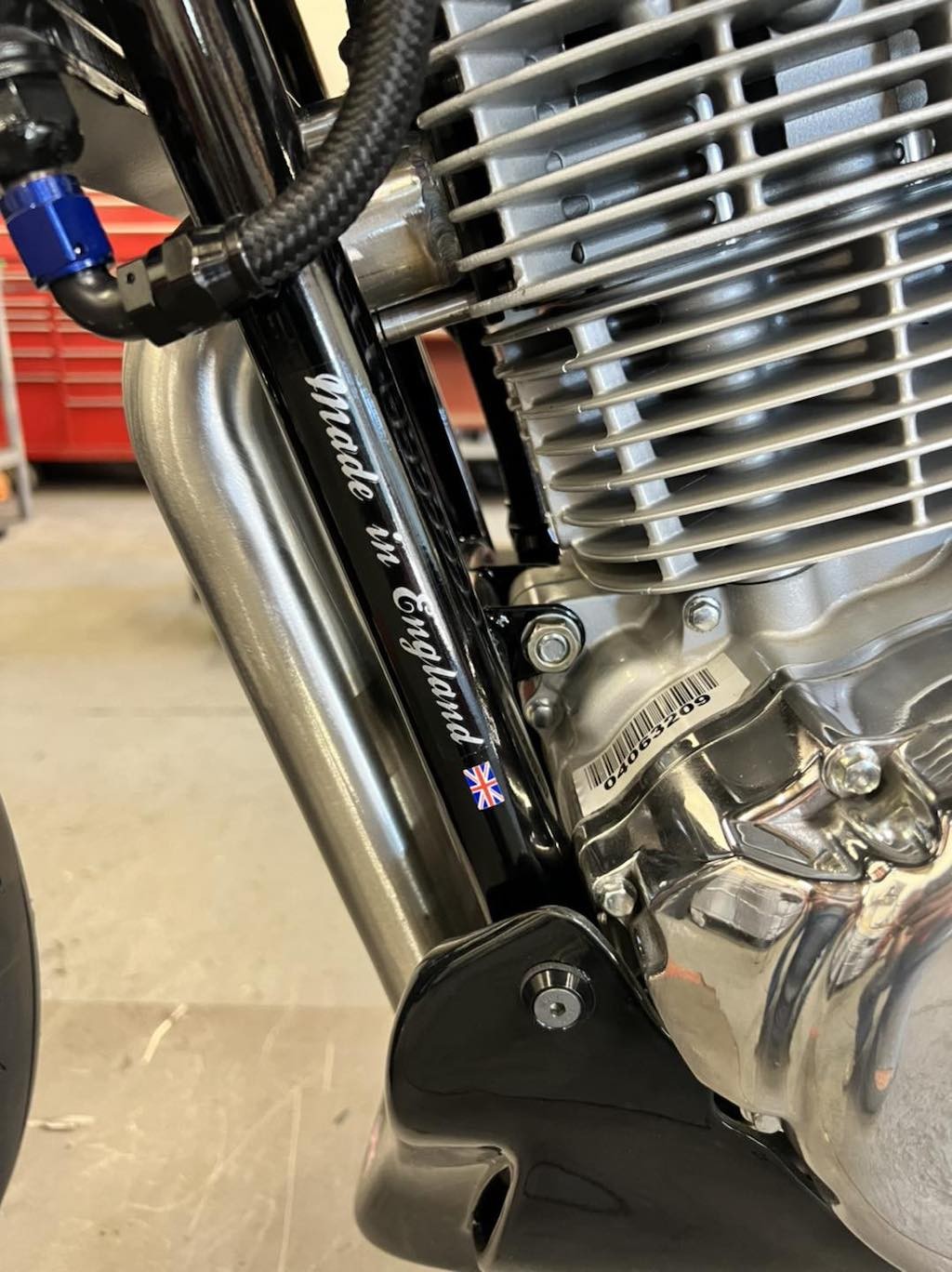 Nước Anh sắp có mô tô thủ công “giá rẻ” Hesketh Heresy: copy động cơ Honda nhưng ngập tràn “đồ hiệu“ ảnh 13