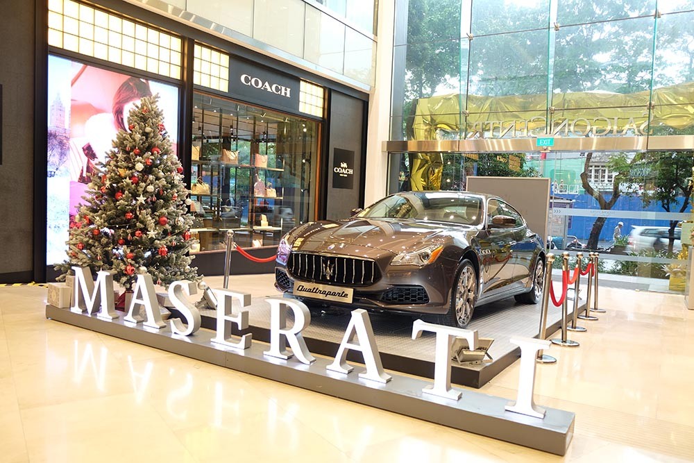 Hồ Ngọc Hà bên Maserati Quattroporte “hàng độc” đón Giáng sinh ảnh 4