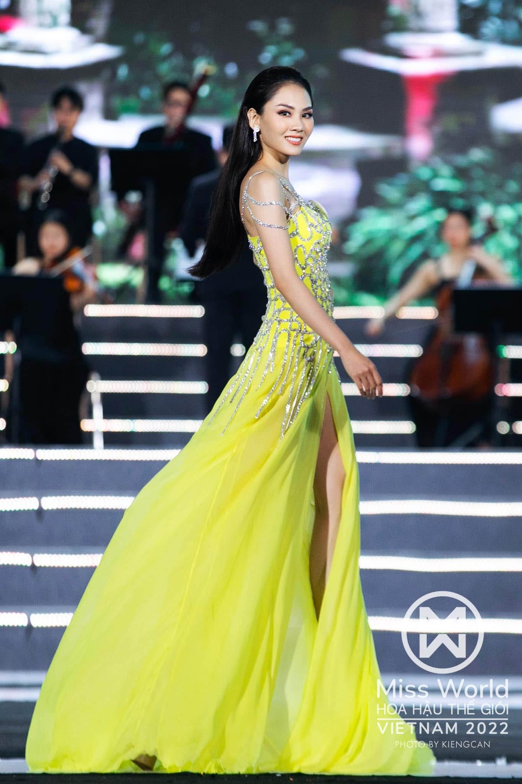Tân Hoa Hậu Miss World Vietnam 2022 Huỳnh Nguyễn Mai Phương cưỡi xe Cub đi phượt để tạm gác lo âu ảnh 9