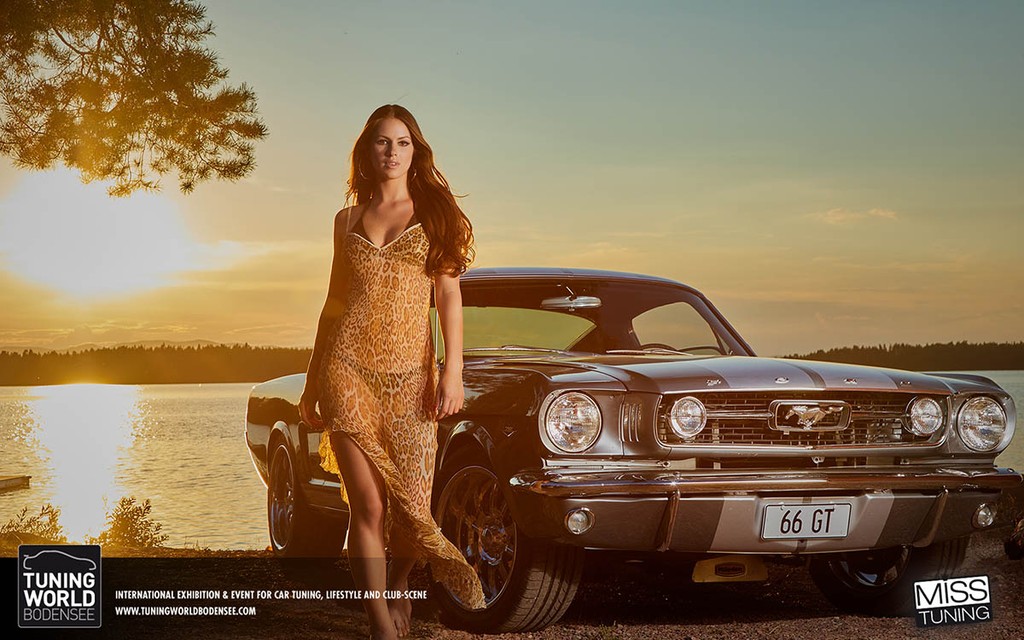 Hoa hậu xe độ nóng bỏng với xế khủng trong Miss Tuning Calendar 2019 ảnh 4