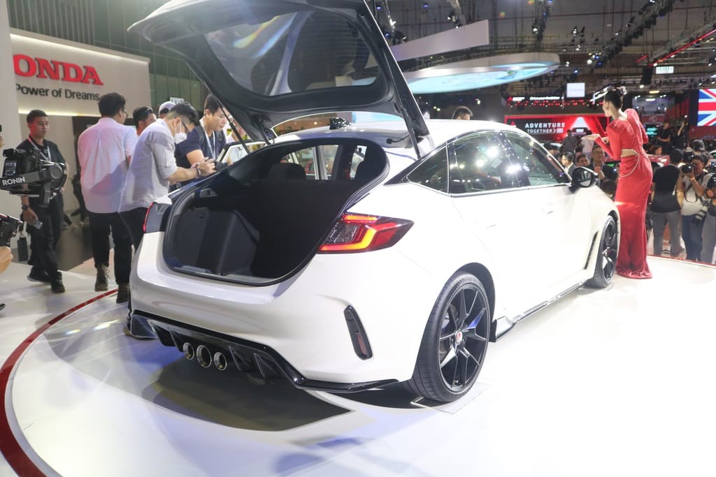 Diện kiến Honda Civic Type R 2023: Mẫu xe đua cầu trước chỉ dành cho các “dân chơi“ ảnh 14