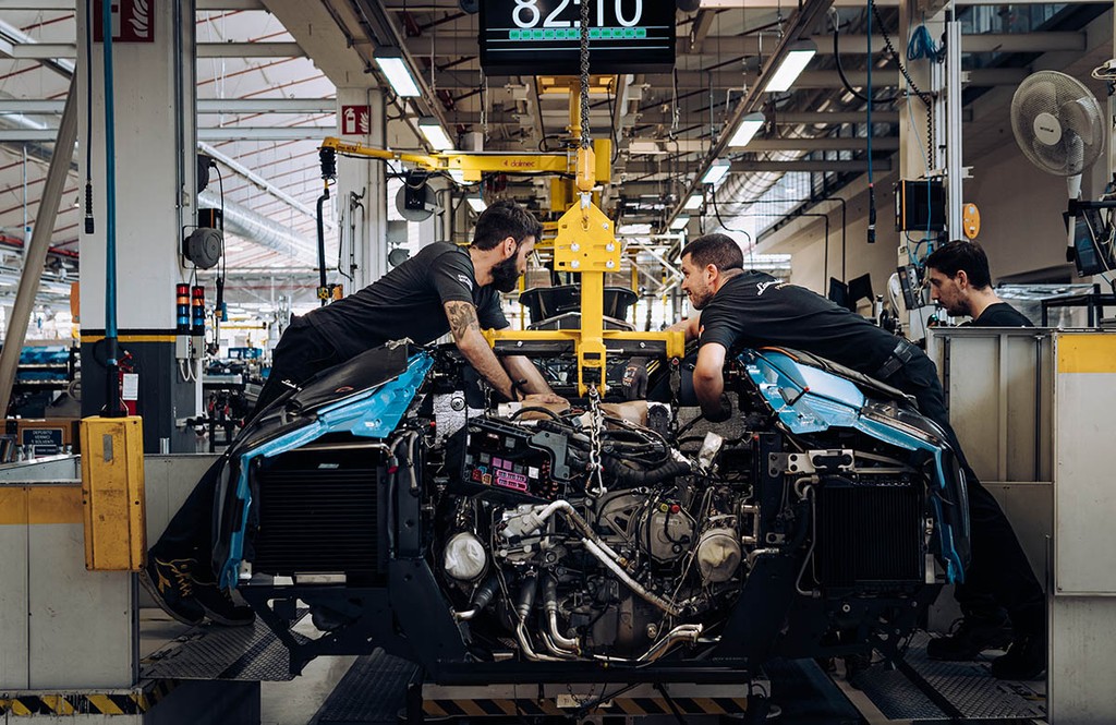 Chính thức kết thúc vòng đời siêu xe Lamborghini Aventador ảnh 3