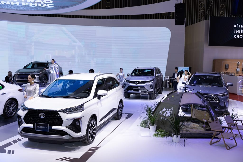 Ngoài bZ4X là tâm điểm, Toyota cũng thể hiện sự chuyển mình tại Triển lãm Ô tô Việt Nam 2022 ảnh 7