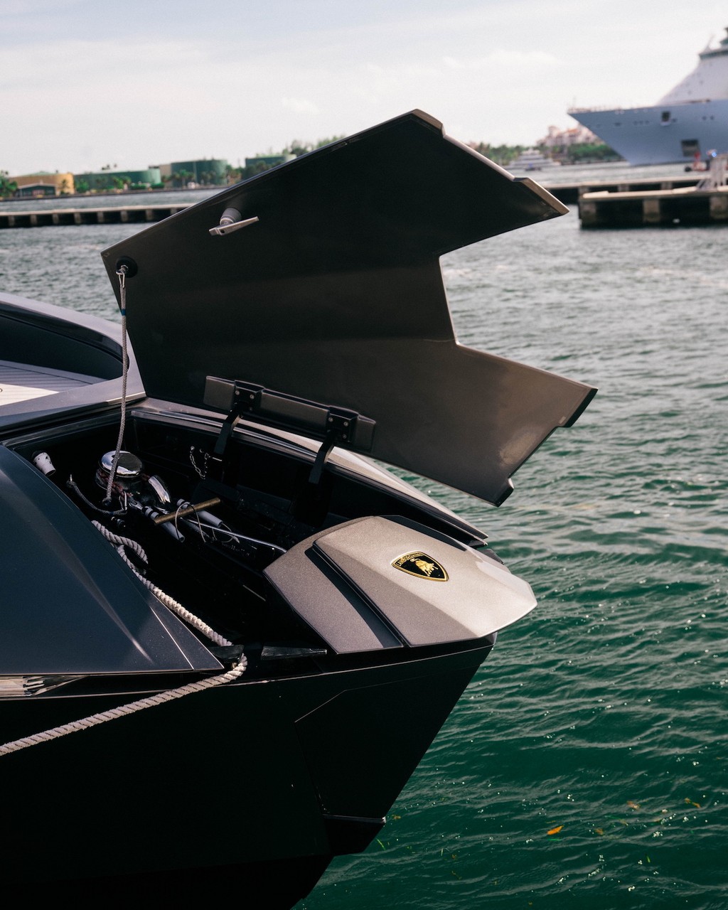 Siêu du thuyền Lamborghini 63 mạnh 4.000 mã lực ảnh 2