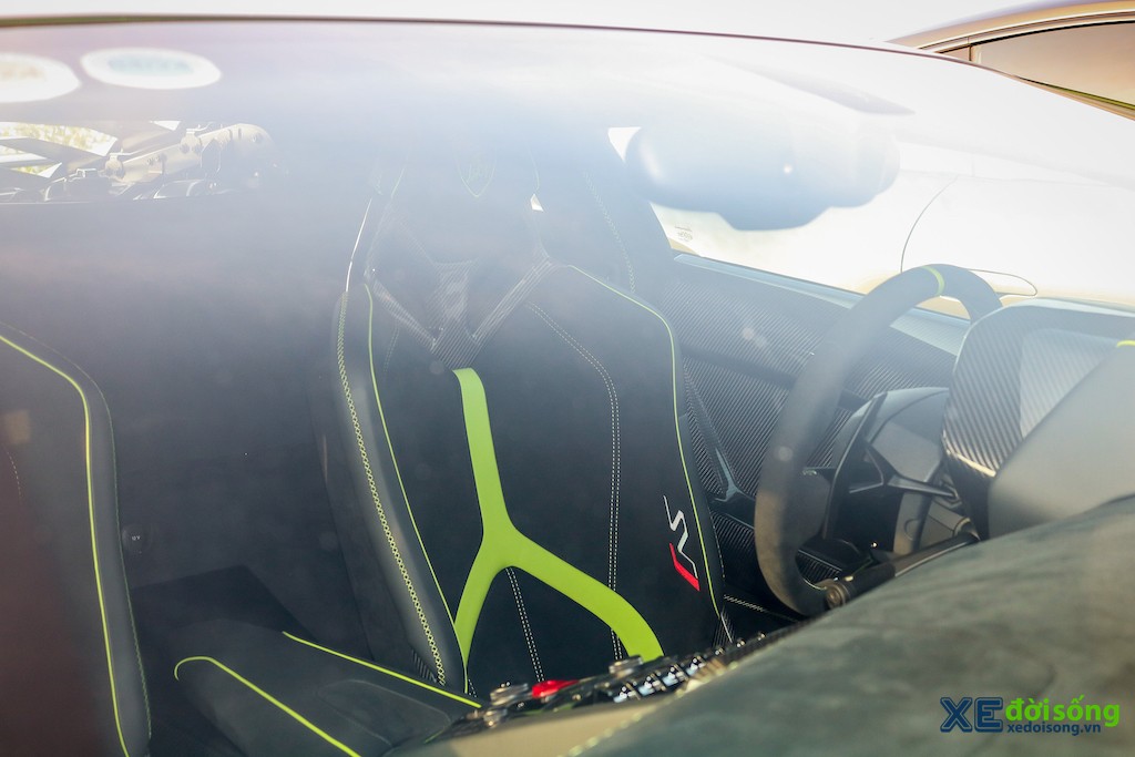 Chiêm ngưỡng Lamborghini Aventador SVJ xanh ngọc lục bảo của ông chủ chuỗi nhà thuốc danh tiếng ảnh 11