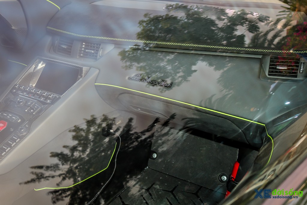 Chiêm ngưỡng Lamborghini Aventador SVJ xanh ngọc lục bảo của ông chủ chuỗi nhà thuốc danh tiếng ảnh 14