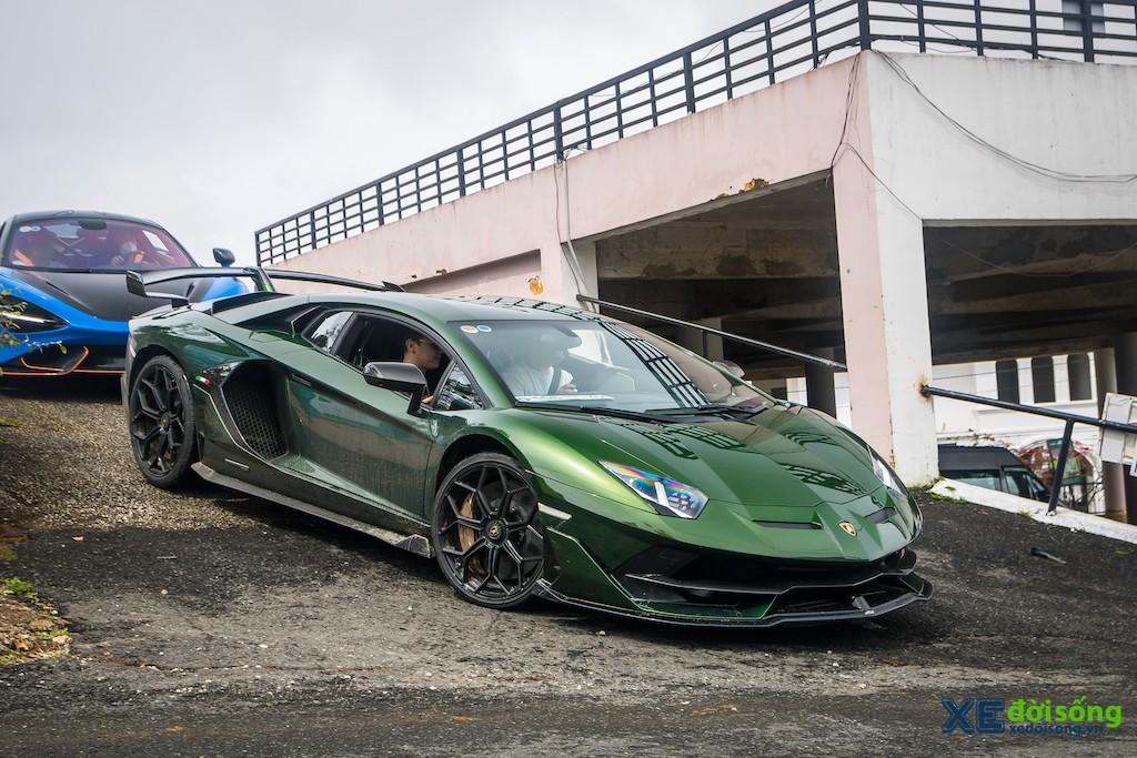 Chiêm ngưỡng Lamborghini Aventador SVJ xanh ngọc lục bảo của ông chủ chuỗi nhà thuốc danh tiếng ảnh 8