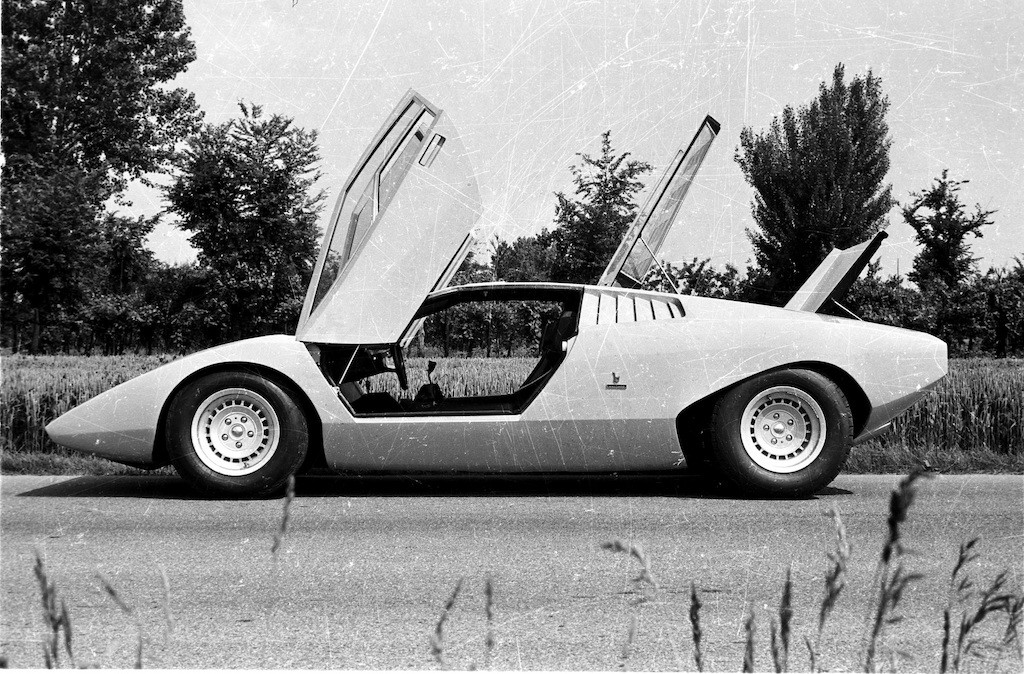 Chiếc Lamborghini năm xưa mà chúng ta từng mơ mộng giờ đã tròn 50 tuổi! ảnh 2