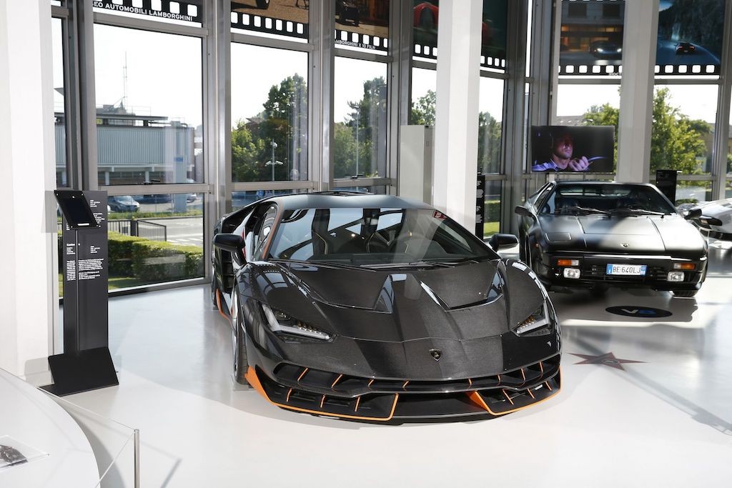 Ngắm loạt siêu xe Lamborghini kinh điển trong các siêu phẩm điện ảnh ảnh 9