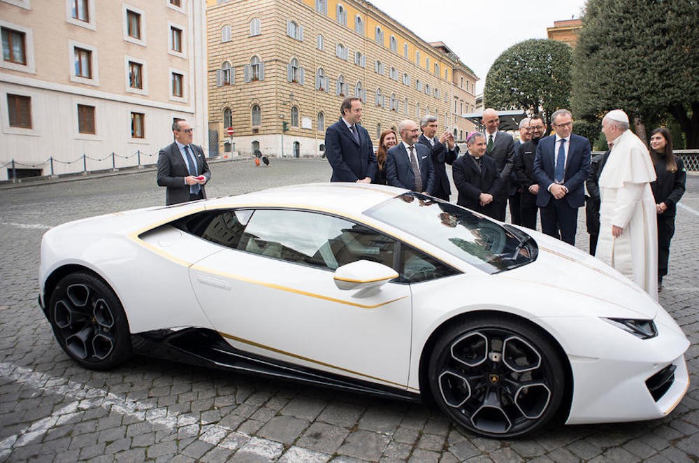 Giáo Hoàng Francis được tặng siêu xe Lamborghini Huracan “hàng thửa“ ảnh 3