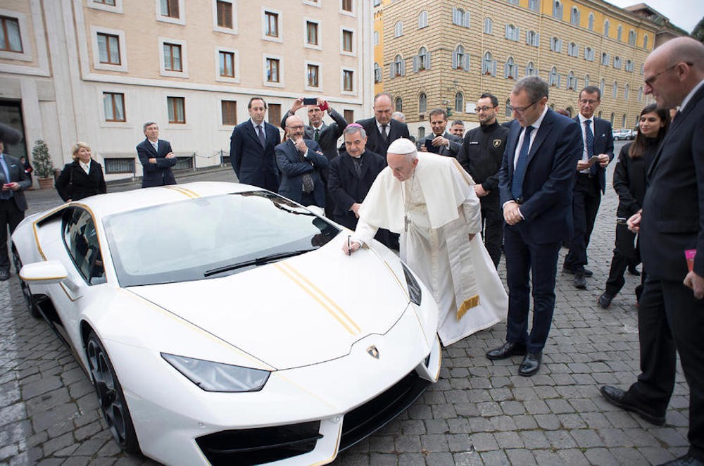 Giáo Hoàng Francis được tặng siêu xe Lamborghini Huracan “hàng thửa“ ảnh 4