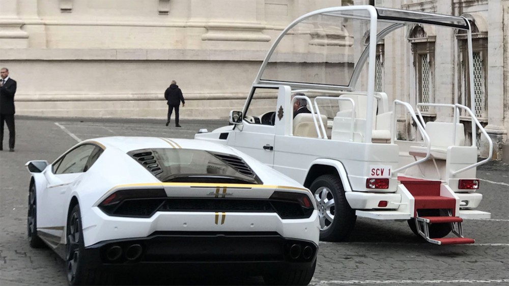 Giáo Hoàng Francis được tặng siêu xe Lamborghini Huracan “hàng thửa“ ảnh 5