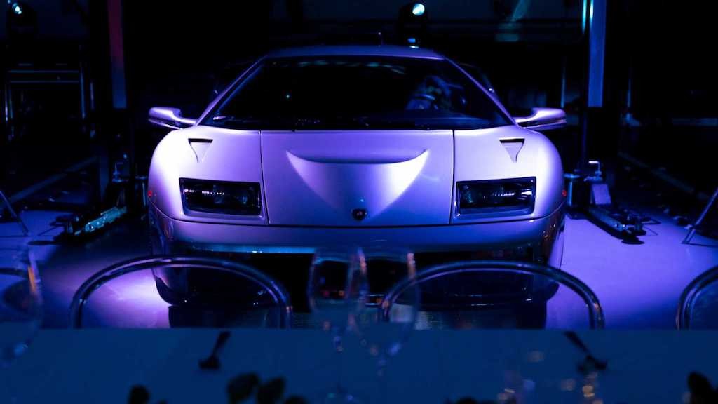 Lamborghini đã dành bất ngờ gì cho khách VIP tại dạ tiệc Giáng sinh 2019 của mình? ảnh 6