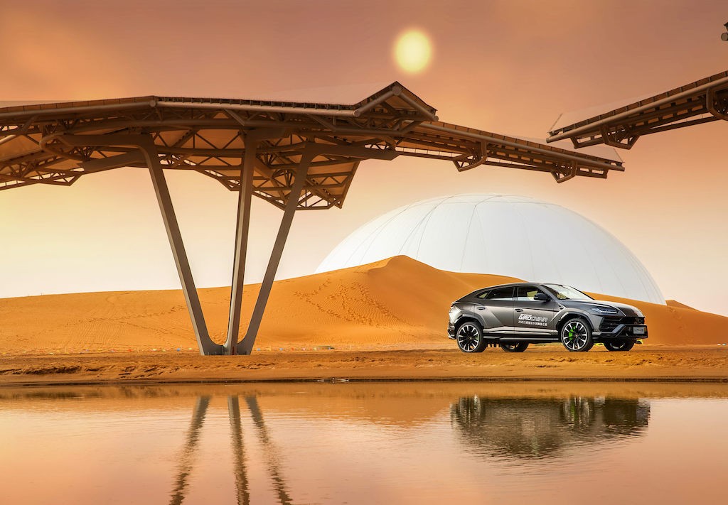 Lamborghini dành nguyên tuần làm việc dẫn đại gia Trung Quốc đi “phượt”, đem dàn xe trăm tỷ vào cả sa mạc ảnh 12